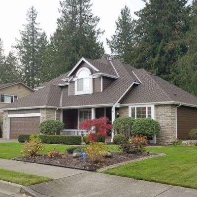 A new home near Arlington, Washington with a new shingle roof courtesy of S&S Roofing.